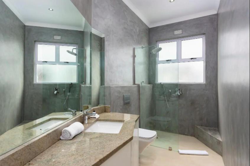 Kloof Avenue 5 Holiday home *